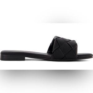 CUSHIONAIRE Women's Franca woven slide sandal +Memory Foam